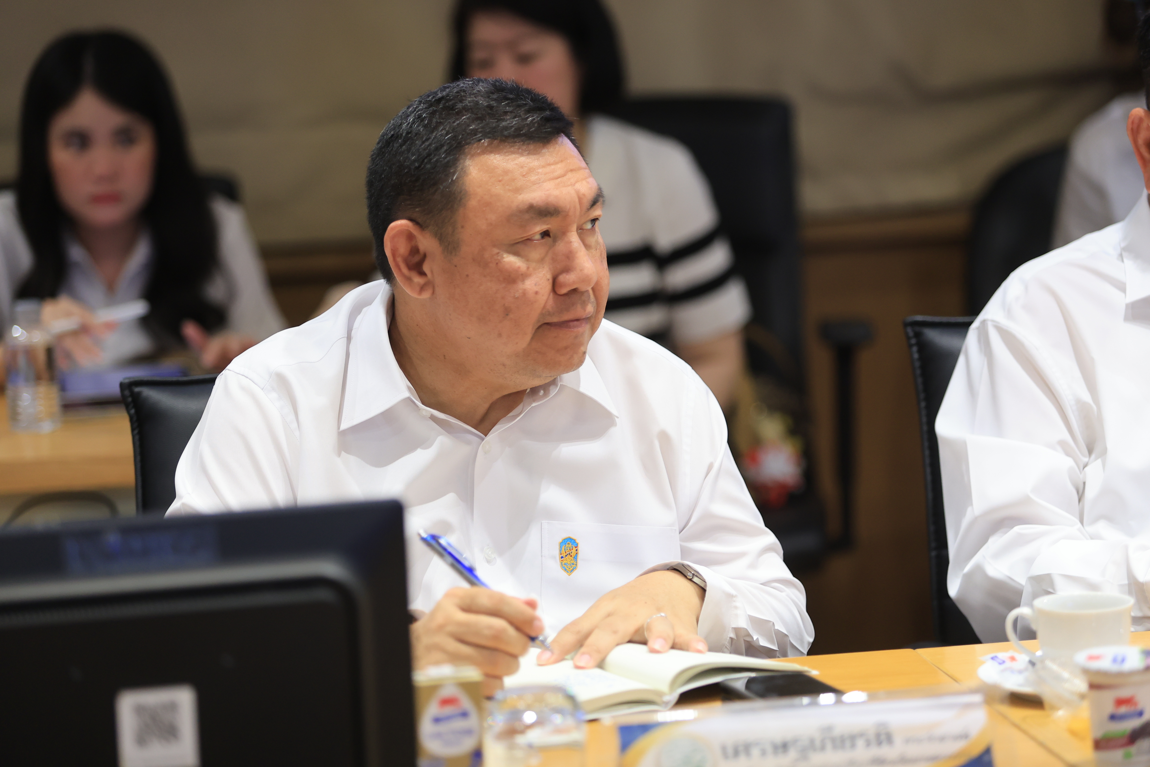 title - เลขาธิการ ส.ป.ก. ร่วมการประชุมผู้บริหารระดับสูงของกระทรวงเกษตรและสหกรณ์ รับมอบนโยบาย รมว.กษ. 5 ด้าน เน้นการทำงานเชิงรุก ลดขั้นตอน เร่งการนำเทคโนโลยีดิจิทัลมาช่วยในการทำงาน ผลักดัน 6 เรื่องเร่งด่วน ต้องเห็นผลที่เป็นรูปธรรม ชูแนวคิดหลัก “เกษตรนวัตกรรม เพื่อความยั่งยืนเกษตรกรไทย” 